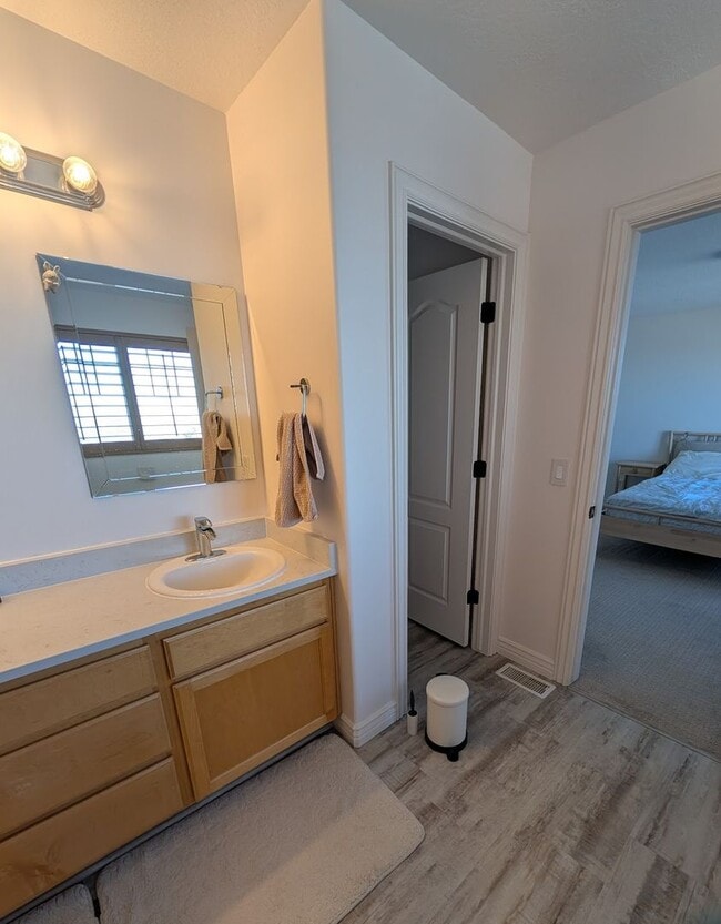 Building Photo - March Rent Free - Beautiful 3 Bedroom Condo for Rent in Draper