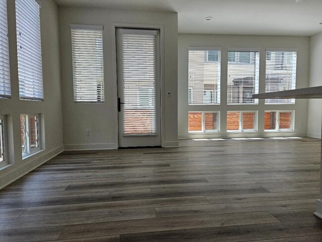 Building Photo - 11102 Akarna Ct