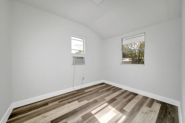 Building Photo - 2750 NW 60th St