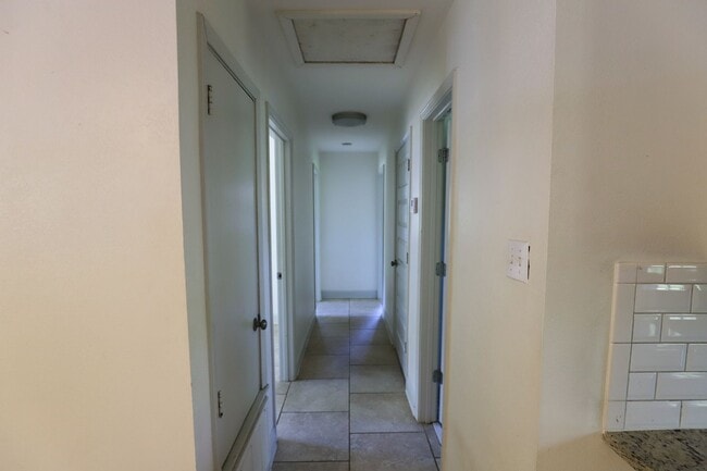 Building Photo - 133 Hickory Dr