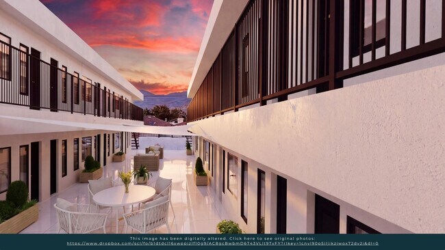 Building Photo - 10028 San Fernando Rd