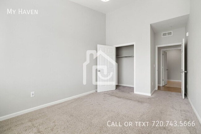 Building Photo - 15700 E Jamison Dr