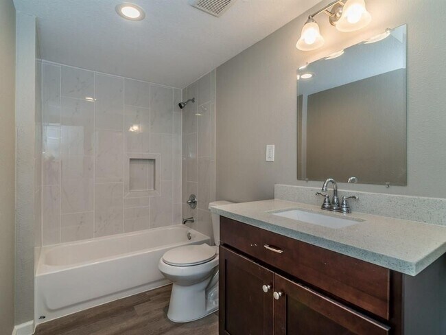 Building Photo - 1819 Cove Park Dr