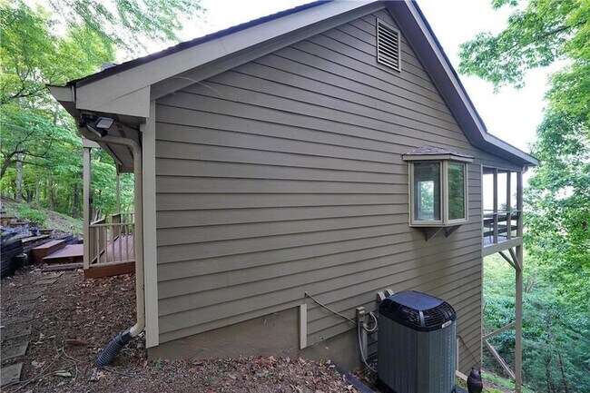 Building Photo - 127 Columbine Dr