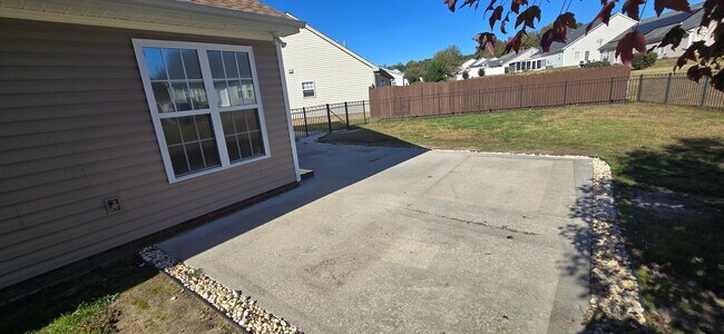 Building Photo - One Level Ranch