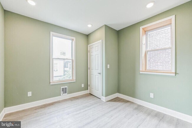 Building Photo - 2824 N 22nd St