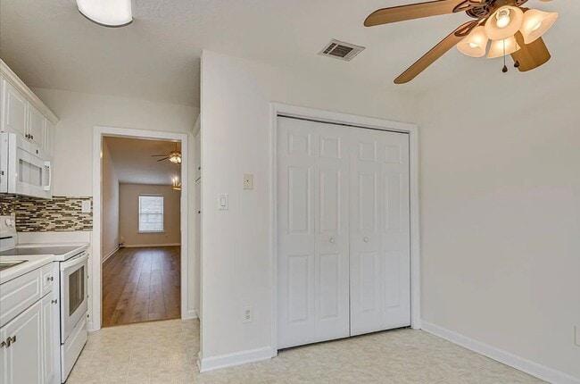 Building Photo - 307 Brock Ln