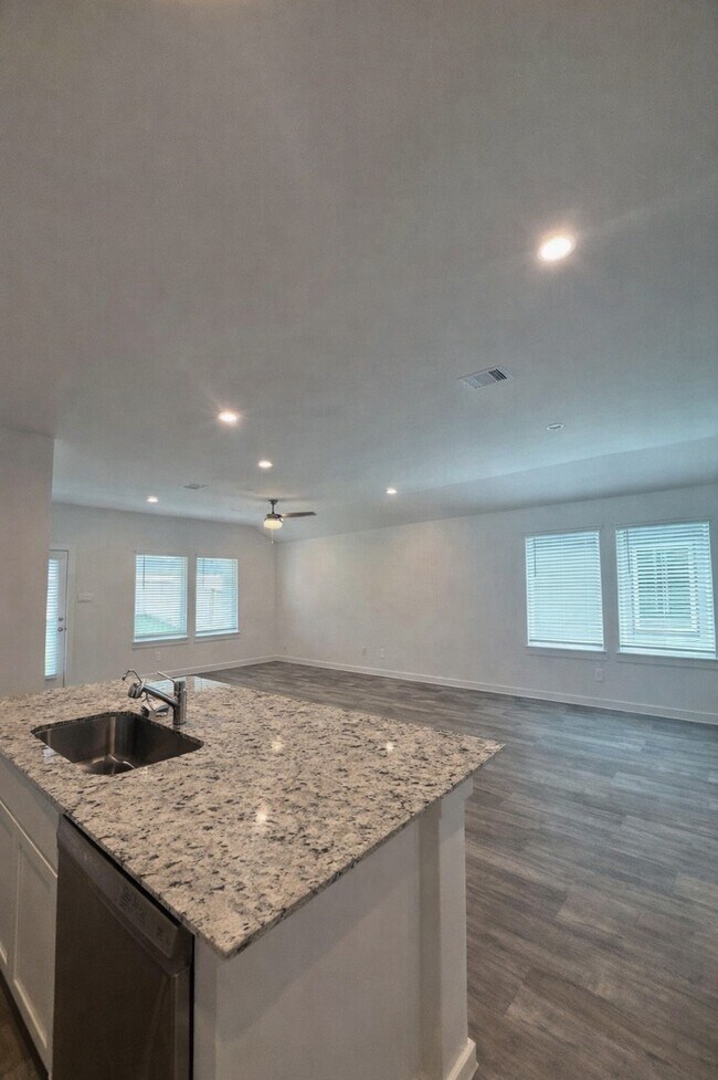 Building Photo - 31014 Brightwell Bnd