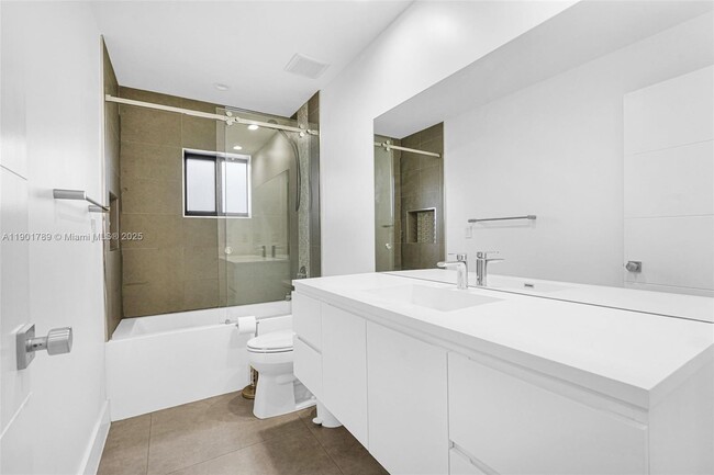 Building Photo - 8871 SW 28th St