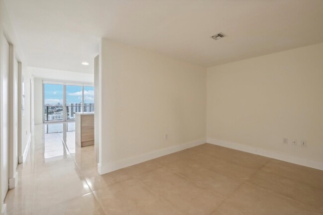 Building Photo - 16385 Biscayne Blvd