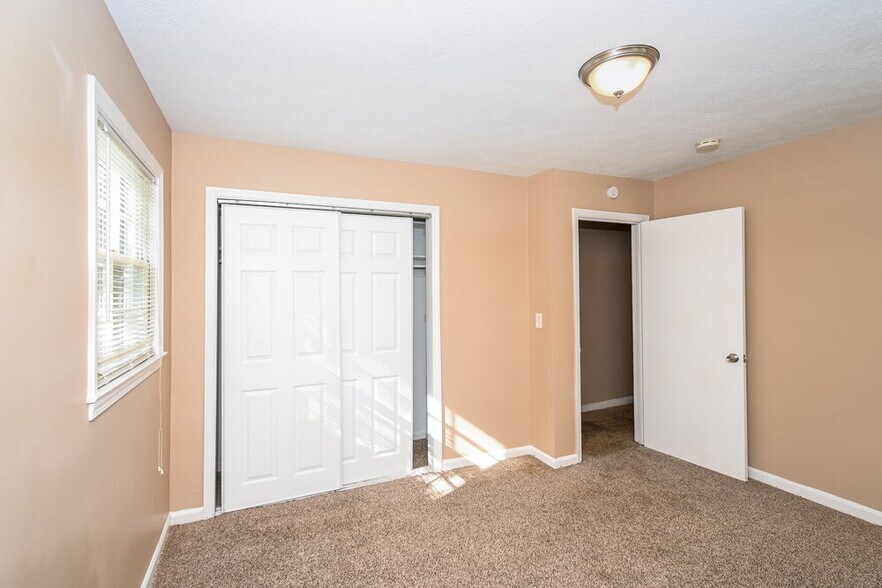 Building Photo - 6490 Executive Dr