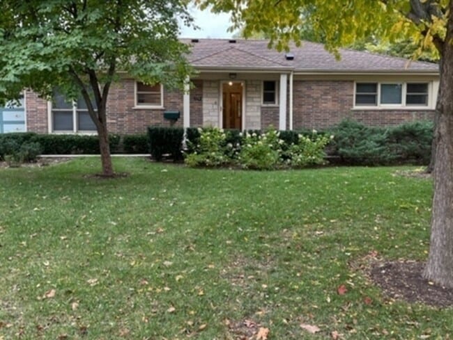 Building Photo - 1216 Wendy Dr