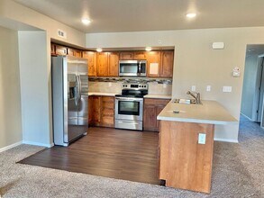 Building Photo - West Greeley Townhome with Garage! WATER/S...