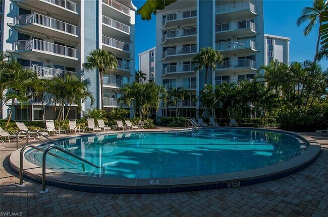 Building Photo - 1300 Gulf Shore Blvd N