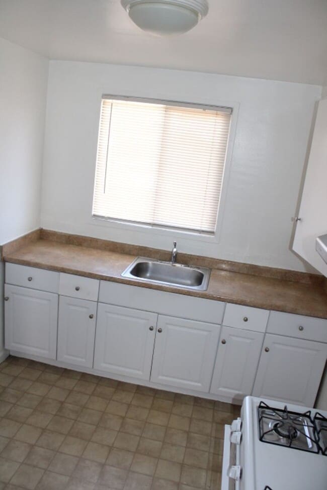 Building Photo - 2745 Rollingwood Dr