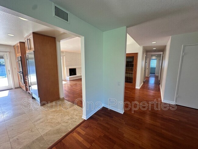 Building Photo - 1390 Calle Pecos