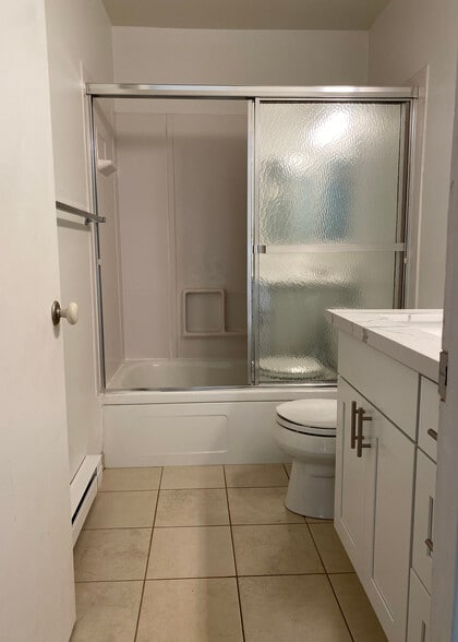 Building Photo - 65 Kirkland Ave