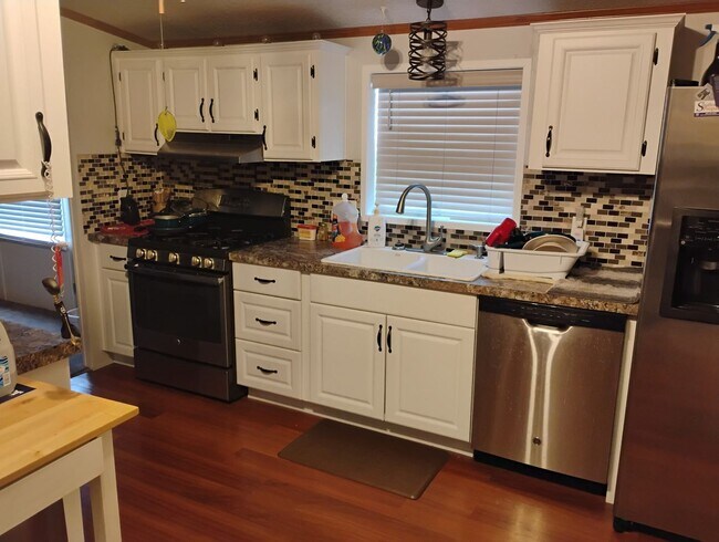 Building Photo - 3 Bedroom, 2 Bathroom Home in Moriarty, NM