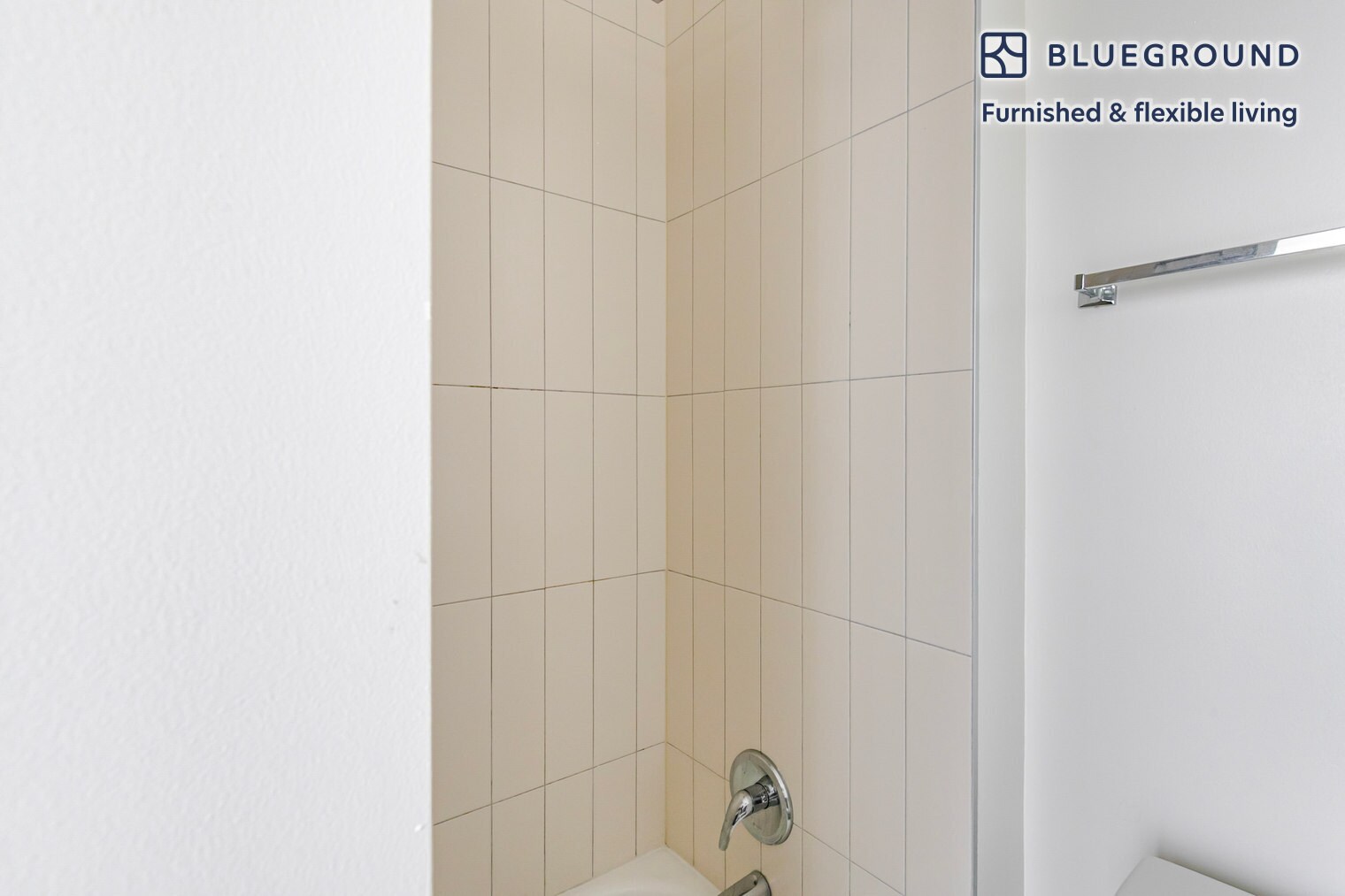 Building Photo - 21 E Chestnut St