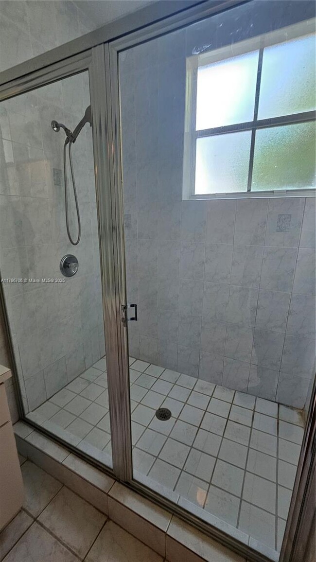 Building Photo - 2255 Anchor Ct