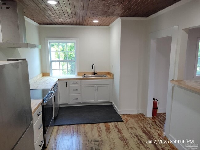 Building Photo - 4117 Barrancas Ave