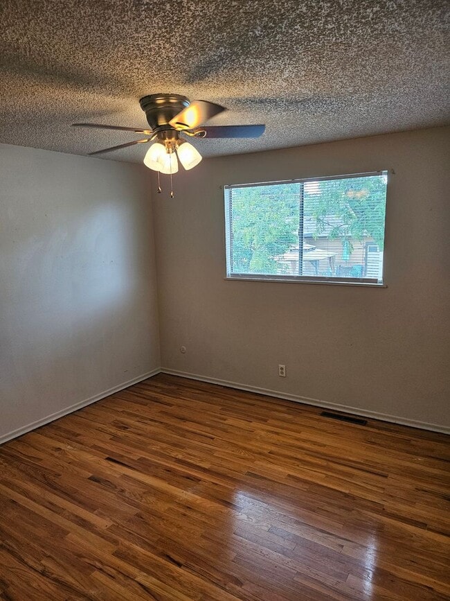 Building Photo - ALL PROSPECTIVE TENANTS MUST SUBMIT A $58 NON-REFUNDABLE APPLICATION FEE PER APPLICANT ONLINE AND...