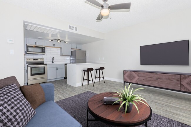 A1 Renovated - 1 Bed 1 Bath - Rise Encore