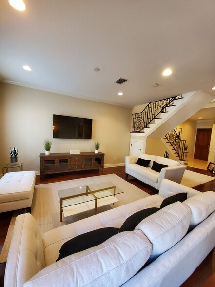 Building Photo - 4907 Bayshore Blvd