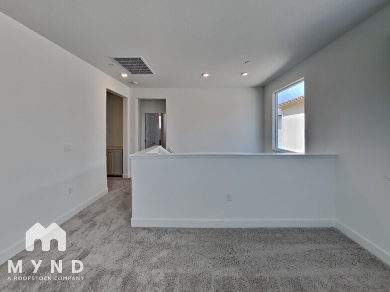 Building Photo - 3567 Damora Ave