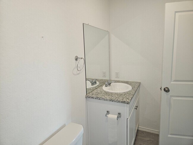 Building Photo - 4 Bedroom with 2 car garage