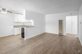 Interior Photo - 3932 Sepulveda Blvd
