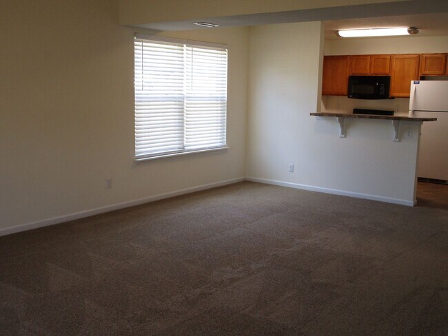 Building Photo - 5004-5006 Carrie Ridge Dr.