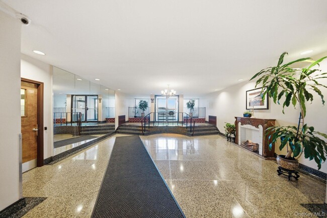 Building Photo - 250 N Broadway