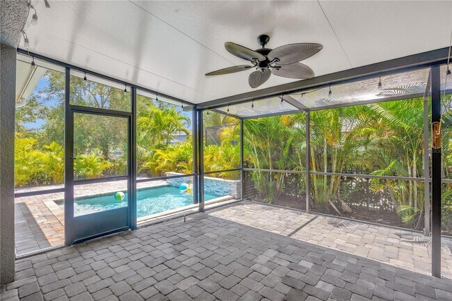 Building Photo - 6518 Park Strand Dr