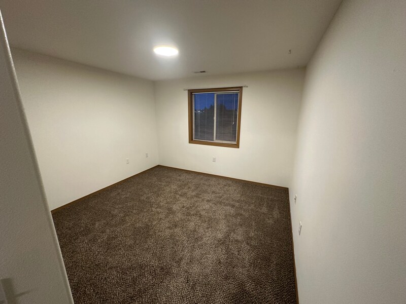 Building Photo - 1021 W Windrose Dr