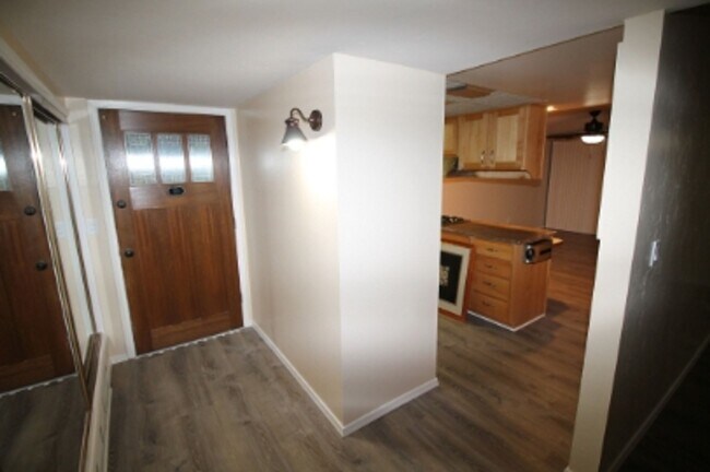 Building Photo - Beautiful Eastside Home