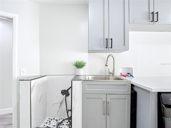 Building Photo - 620 N Barfield Dr