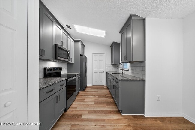 Building Photo - 591 Seaport Terrace SE