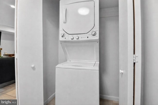 Building Photo - 1339 Corcoran St NW