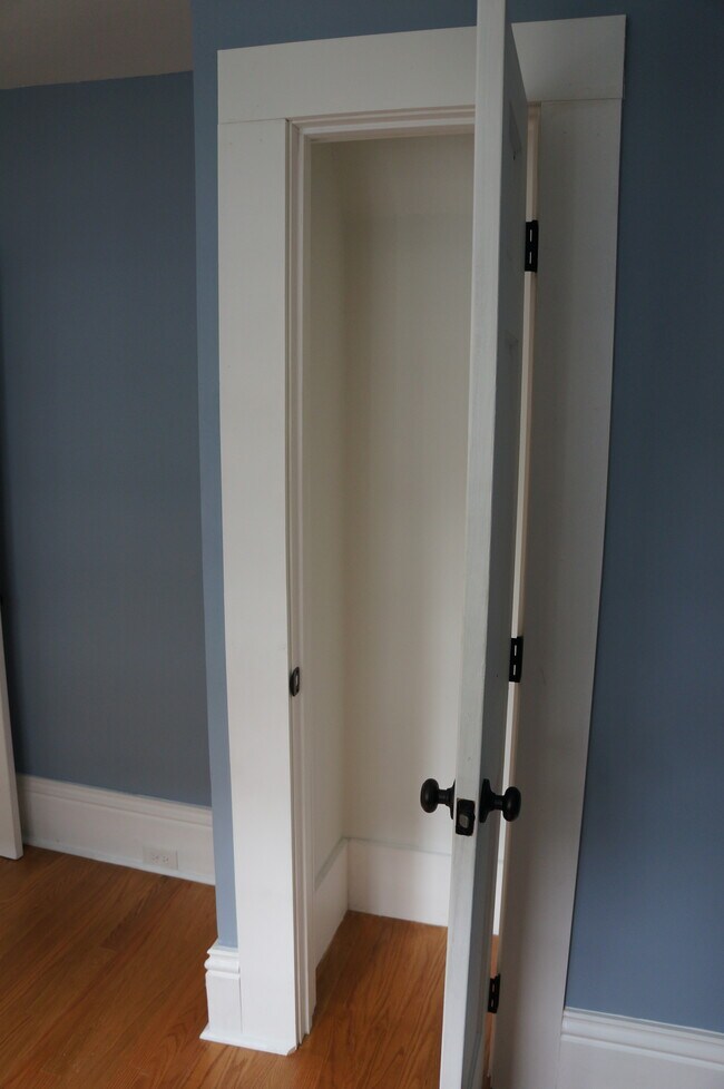 Building Photo - 712 Morgan St