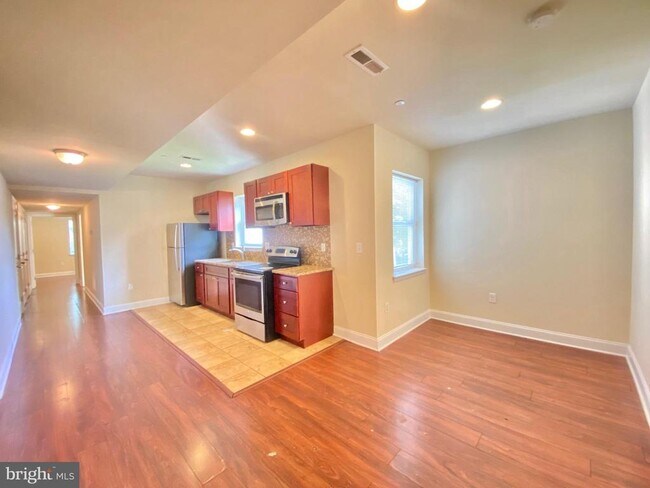 Building Photo - 1431 N 17th St