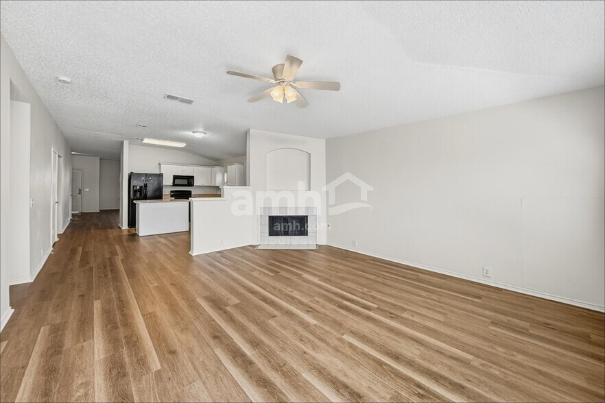 Building Photo - 1017 Greenbend Dr