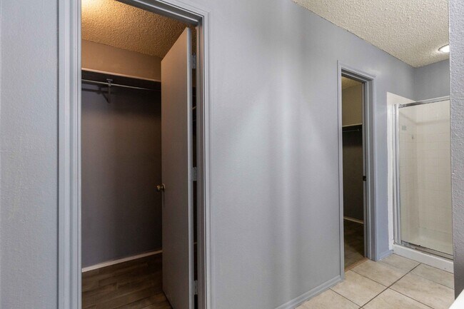 Building Photo - 8423 Parry Path