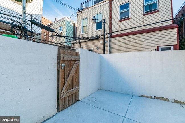 Building Photo - 2345 S Colorado St