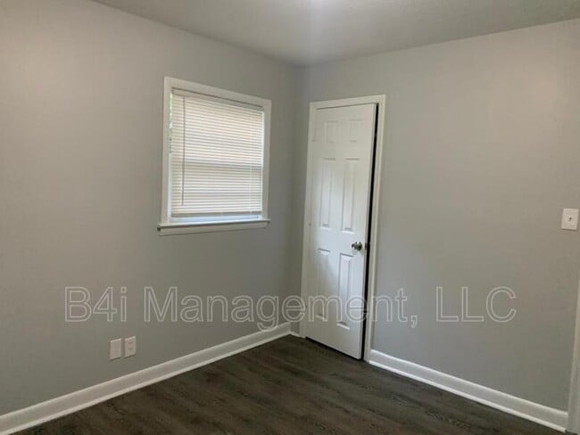 Building Photo - 4807 Gardiner Dr