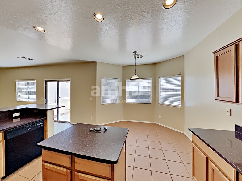 Building Photo - 15421 N 169th Ln