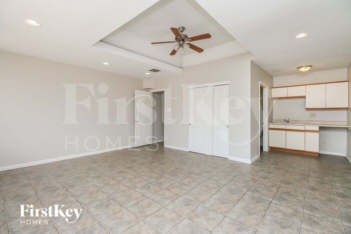 Building Photo - 32 W Fairmont Dr