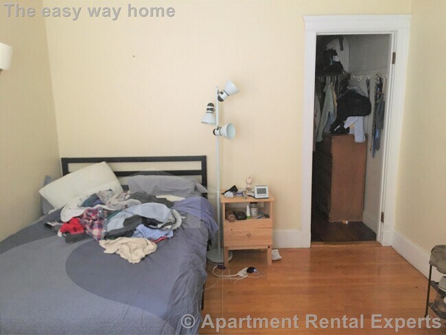 Building Photo - 158 Magazine St