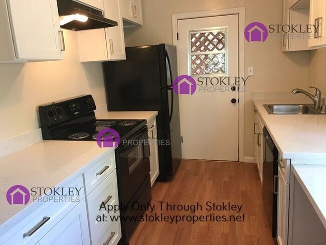 Building Photo - 515 C St