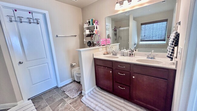 Building Photo - 4209 Longfellow Dr